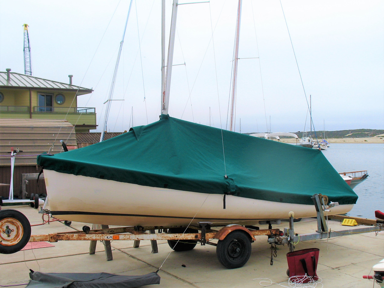 O'Day Daysailer sailboat Mast Up Tented Mooring Cover by SLO Sail and Canvas