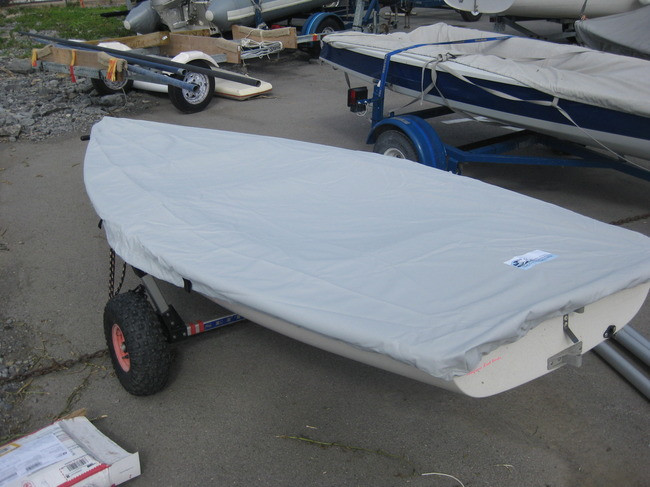 Byte Sailboat Top Deck Cover by SLO Sail and Canvas. Cover shown in Top Gun Sea Gull Gray. Available in 3 fabrics and many color choices.
