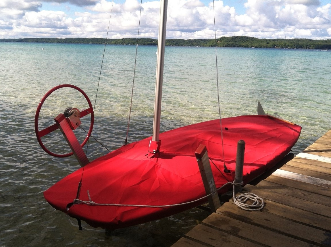 Butterfly Mast Up Flat Cover by SLO Sail and Canvas shown in Sunbrella Jockey Red