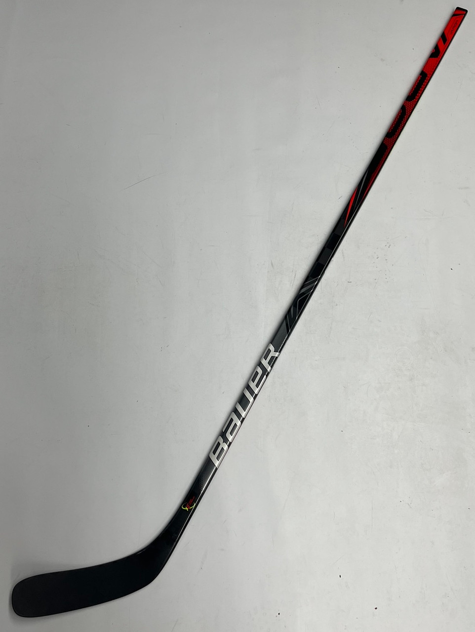 Bauer Vapor Flylite RH Retail SR Hockey Stick Grip P88 77 Flex NEW
