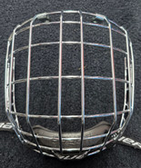 Bauer RBE 3 Cage Chrome Small NEW