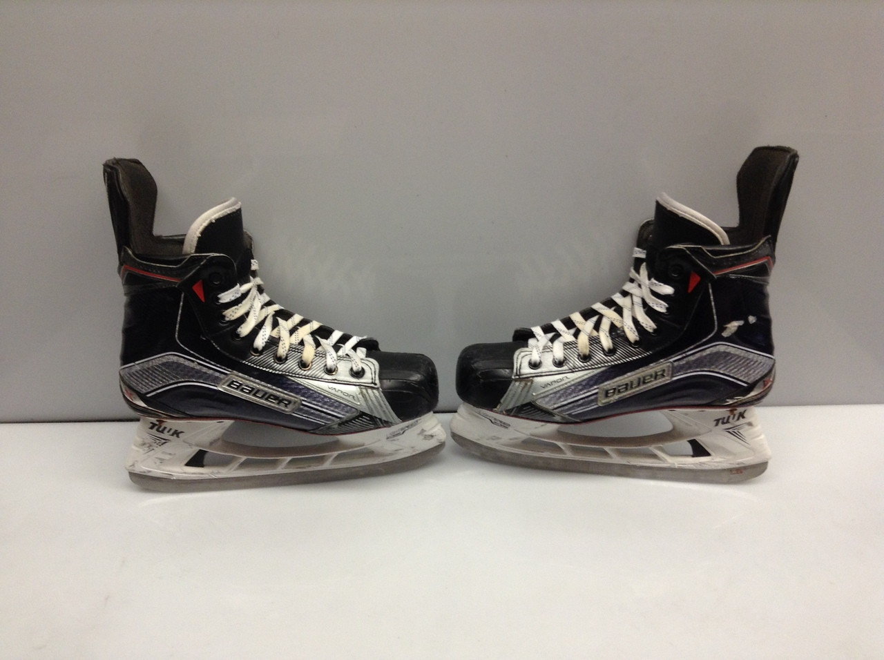 Used Hockey Skates >> Bauer Vapor 1x Custom Pro Stock Ice Hockey Skates 7 75 E Used Hartford Wolfpack Custom Ahl Used Hockey Skates >> Bauer Vapor 1x Custom Pro Stock Ice Hockey Skates 7 75 E Used Hartford Wolfpack Custom Ahl