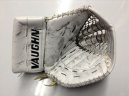 Vaughn V6 2000 Goalie Glove GUDLEVSKIS Syracuse Crunch Pro stock AHL (2)