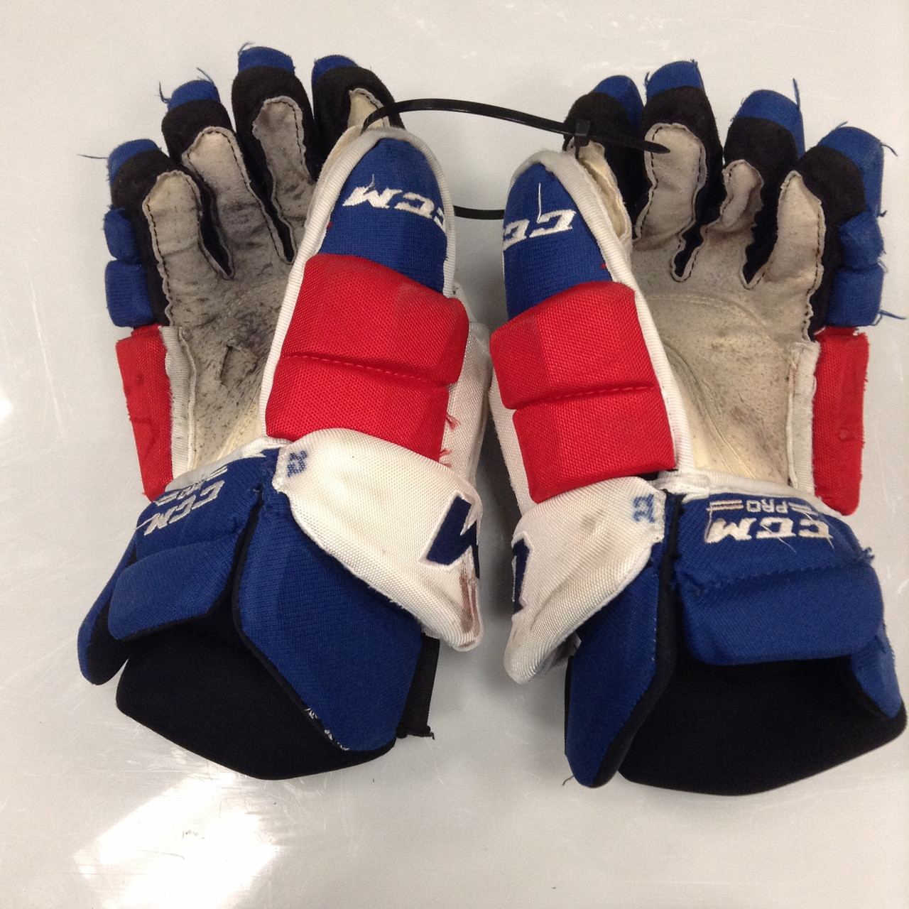 CCM HGTKPP Pro Stock Hockey Gloves 14 New York Rangers used #22