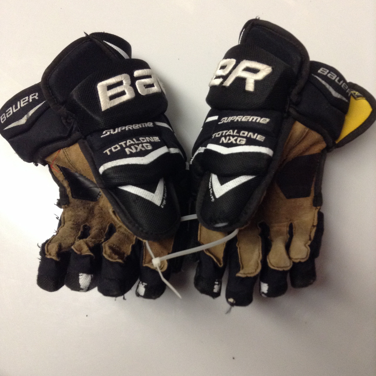 Bauer Supreme Totalone NXG Pro Custom Pro Stock Hockey Gloves Used Black  15" NHL #16 - DK's Hockey Shop