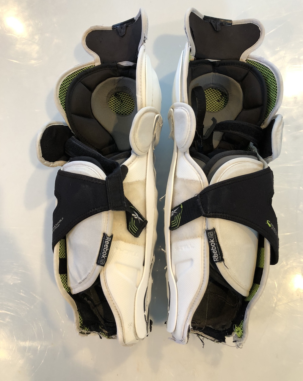 Reebok 20k Pro Sr Shin Guards Pads 17 Pro Stock Used Dk S Hockey Shop