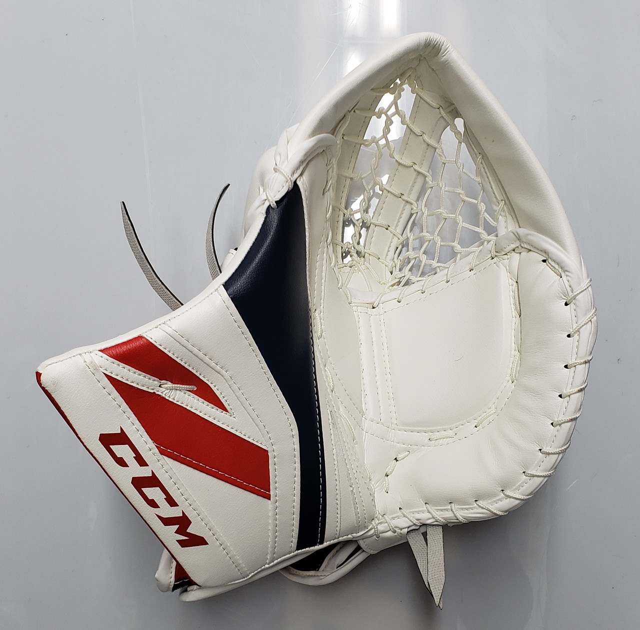 CCM Premier 2 Goalie Glove 590 Pro Stock Montembeault NHL Practice NEW -  DK's Hockey Shop