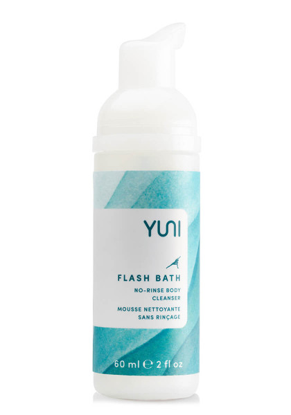 Instantly refresh and foam away sweat, dirt and odor, when you're in a rush or a shower isn’t available. A blend of antibacterial Neem extract and cooling/soothing Aloe Vera vanishes instantly, with no rinse needed, leaving skin pristine, soft and refreshed. A light aromatic blend of essential oils releases stress. | FLASH BATH