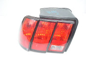 99 00 01 02 03 04 FORD MUSTANG LEFT DRIVER TAIL LIGHT