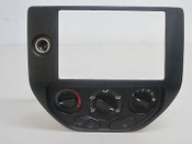 00 01 02 03 04 05 06 07 FORD FOCUS CLIMATE CONTROL RADIO BEZEL