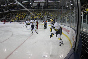 Michigan Ice Hockey vs Wisconsin - 5