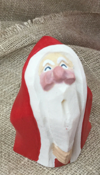 BAREFOOT 2" KNEELING SANTA