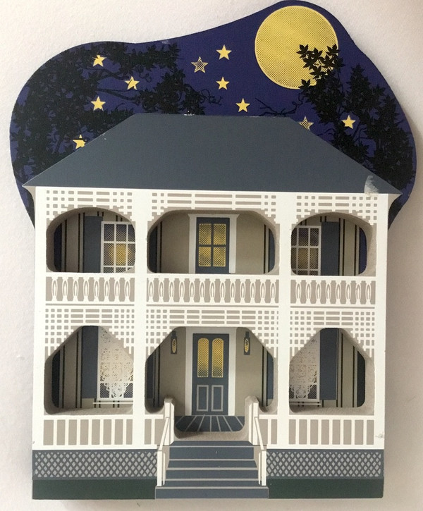 INSIDE OUTSIDE HOUSE GHO01