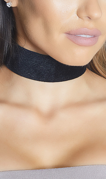 Wide faux fur choker with adjustable lobster clasp closure.