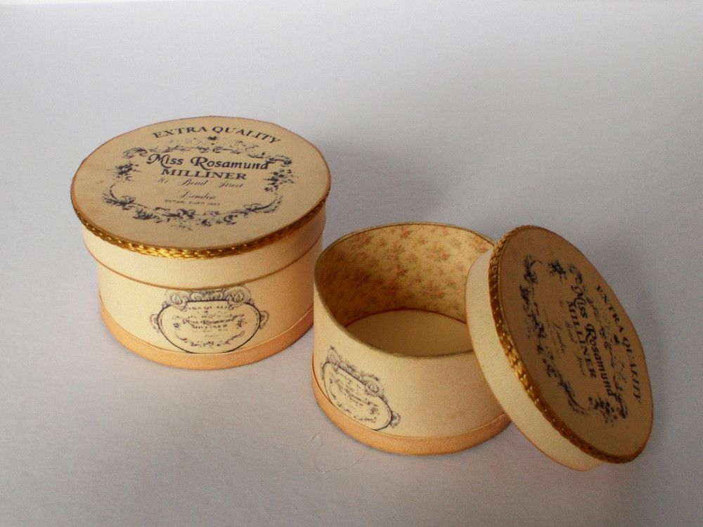 millinery hat boxes