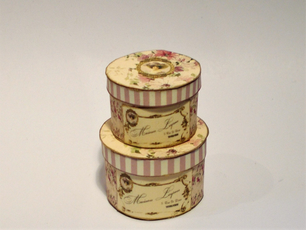 ladies hat boxes with lids