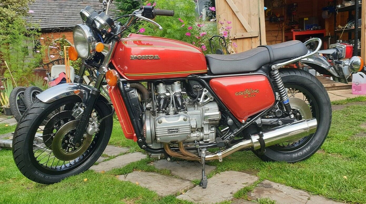 26.5 inches Brat style 1974 1979 Honda GL1000 GoldWing low profile