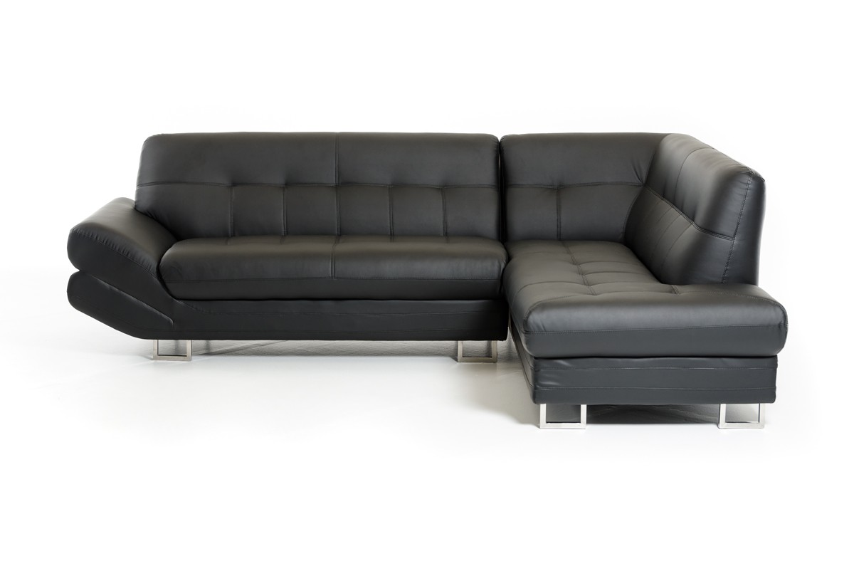 Thie Arianna Nero is a contemporary sofa sectional that is a perfect choice for any home.