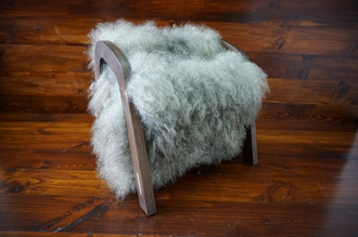 Oak wood Magazine Rack with genuine silver Norwegian Pelssau sheepskin rug - soft curly wool - (MR11)
