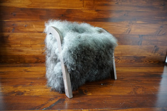 Oak wood Magazine Rack with genuine dark silver Norwegian Pelssau sheepskin rug - soft curly wool - (MR13)