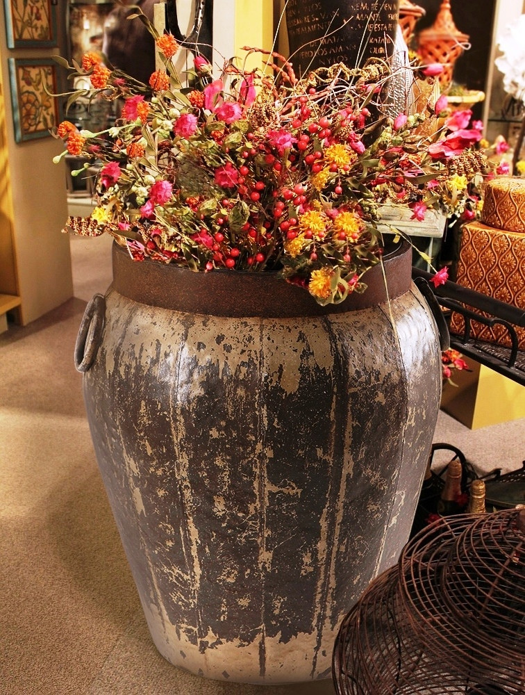 BellaSoleil.com - Artisan Metal Planter and Accent Table