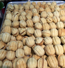 Oreshki (Sweet nuts filled with condensed milk), LB