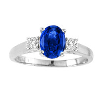 Oval Sapphire 3-Stone Ring in 14K Gold
