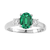 Oval Emerald 3-Stone Ring in 14K Gold (1.05ctw)
