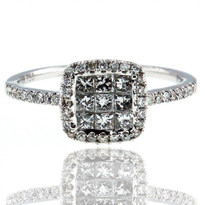 18kt GVS2 Diamond Cluster Ring