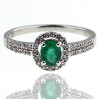18kt White Gold Round Emerald Ring with Dia