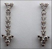 18kt Dangling White Gold Diamond Earrings