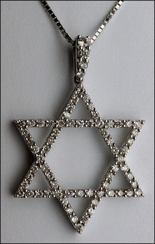 Diamond Jewish Star in 18kt White Gold 