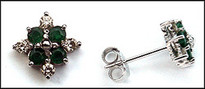 Cluster Emerald Earring of 8 Diamonds and 8 Emeralds