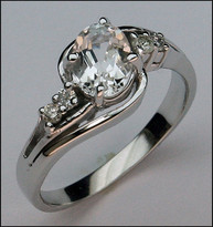 Aquamarine Ring, 1.00ct Aquamarine & Diamond Ladies Ring