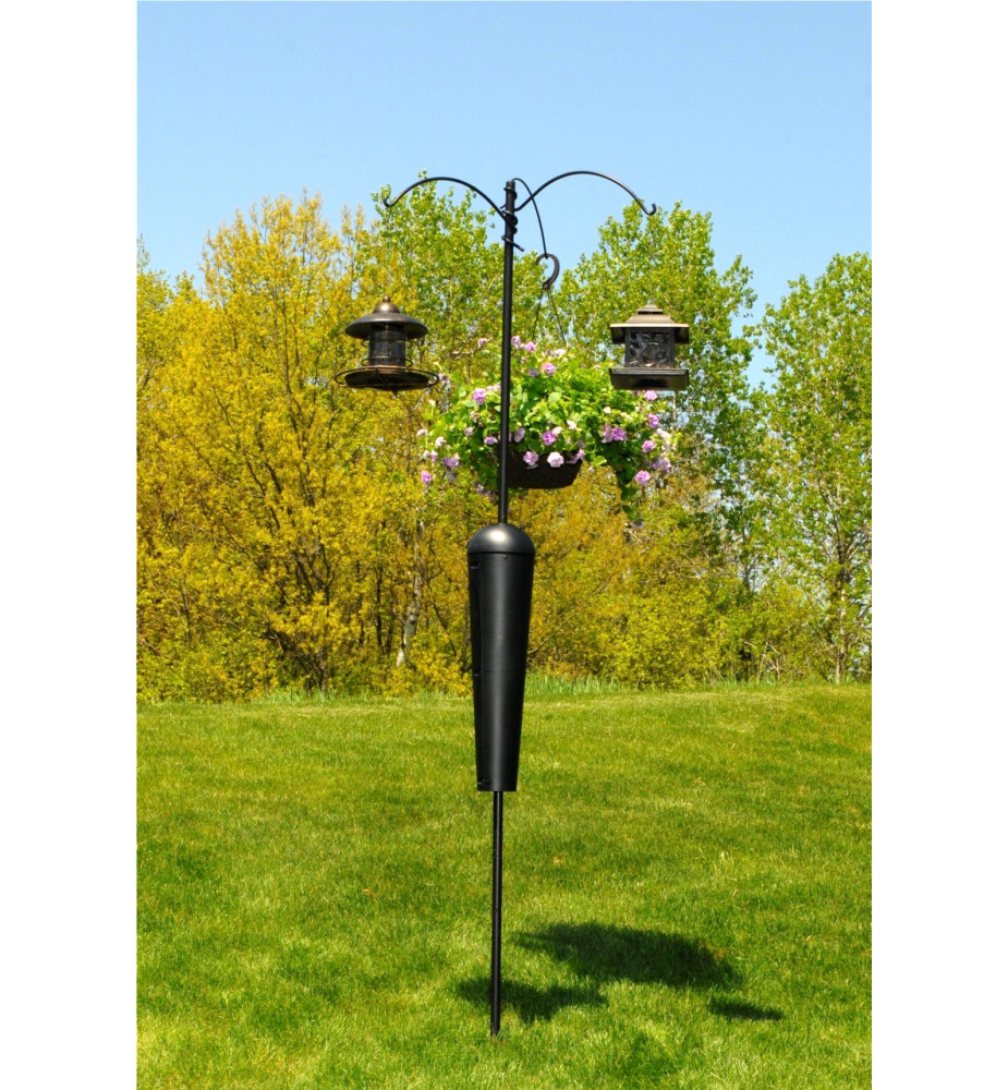 SQUIRREL STOPPER DELUX BIRD FEEDER POLE AND BAFFLE SQUIRREL STOPPER DELUX BIRD FEEDER POLE AND BAFFLE