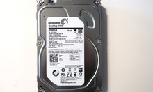 Seagate ST4000DM000 1F2168-501 FW:CC54 SU 4.0TB 3.5" Sata HDD (25 hrs of use)