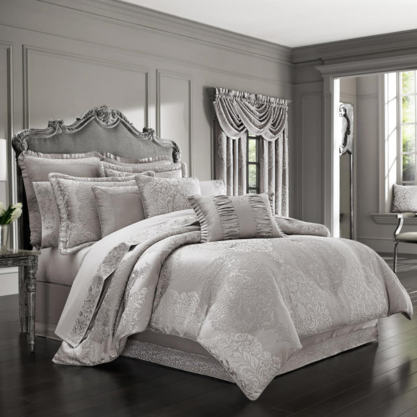 La Scala Silver Bedding Ensemble -