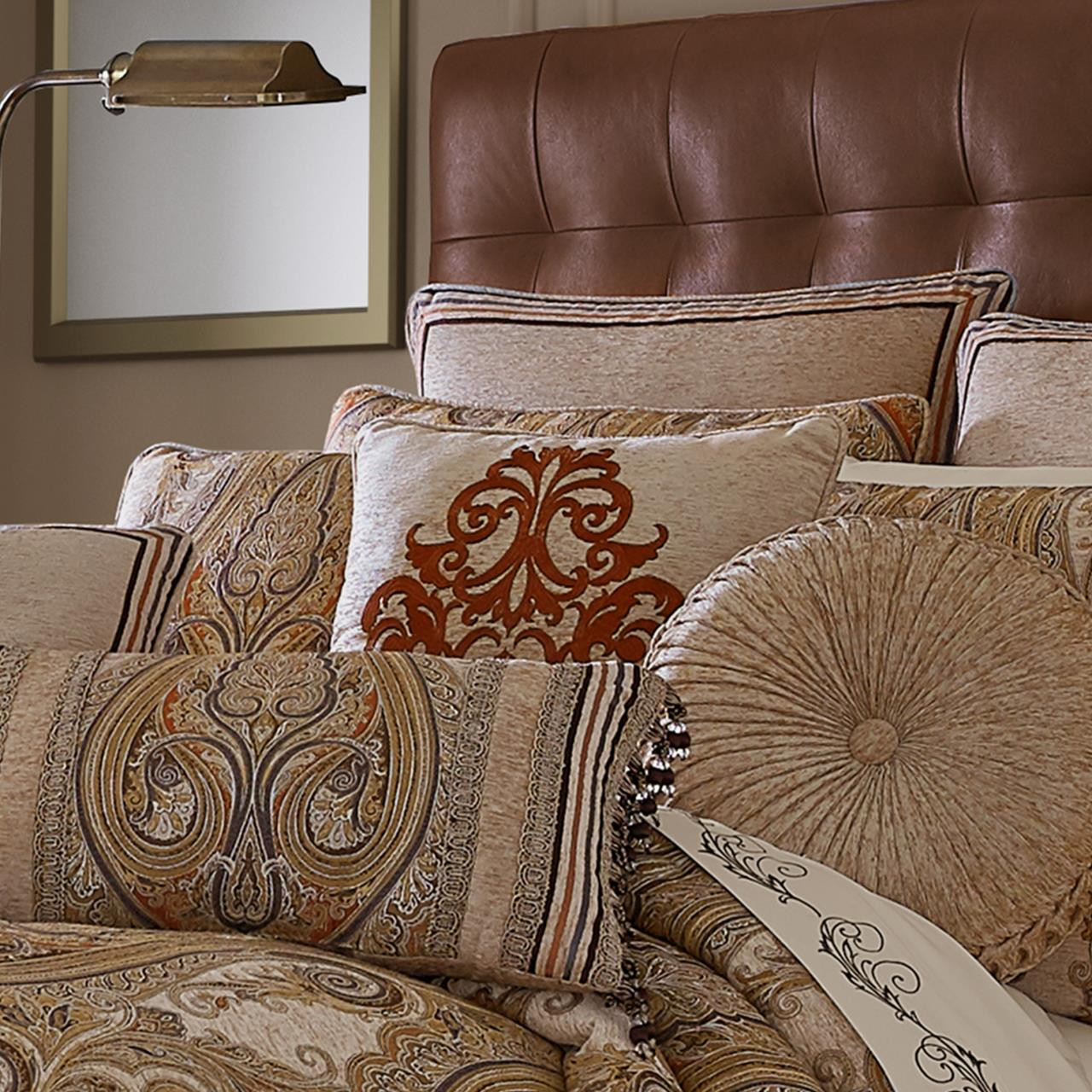 https://cdn10.bigcommerce.com/s-9ese1/products/16135/images/107468/Luciana-Beige-18-Square-Embroidered-Pillow-193842104323_image1__66304.1591887337.1280.1280.jpg?c=2