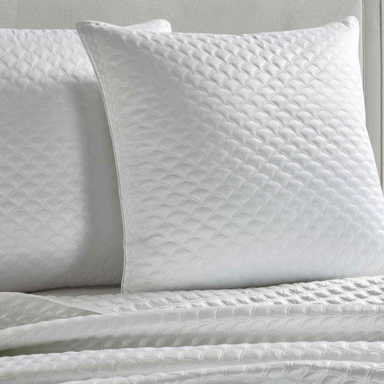 Lyndon White Euro Sham by J Queen New York Paul's Home Fashions