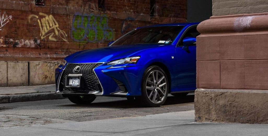 FRONT BUMPER PROTECTION THAT LOOKS LIKE A STANDARD LICENSE PLATE FRAME