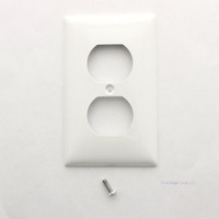 Mulberry White UNBREAKABLE Standard 1-Gang Duplex Receptacle Wallplate Outlet Cover 90101