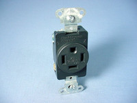 Cooper COMMERCIAL Straight Blade Single Power Receptacle 20A 125/250V NEMA 14-20 5759
