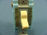 Leviton Ivory INDUSTRIAL Quiet Toggle Wall Light Switch 3-Way 15A Bulk 1203-2I