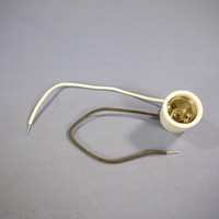 Leviton Porcelain Light Socket 4 KV Pulse Lamp Holder Bushing Mount 70051-000