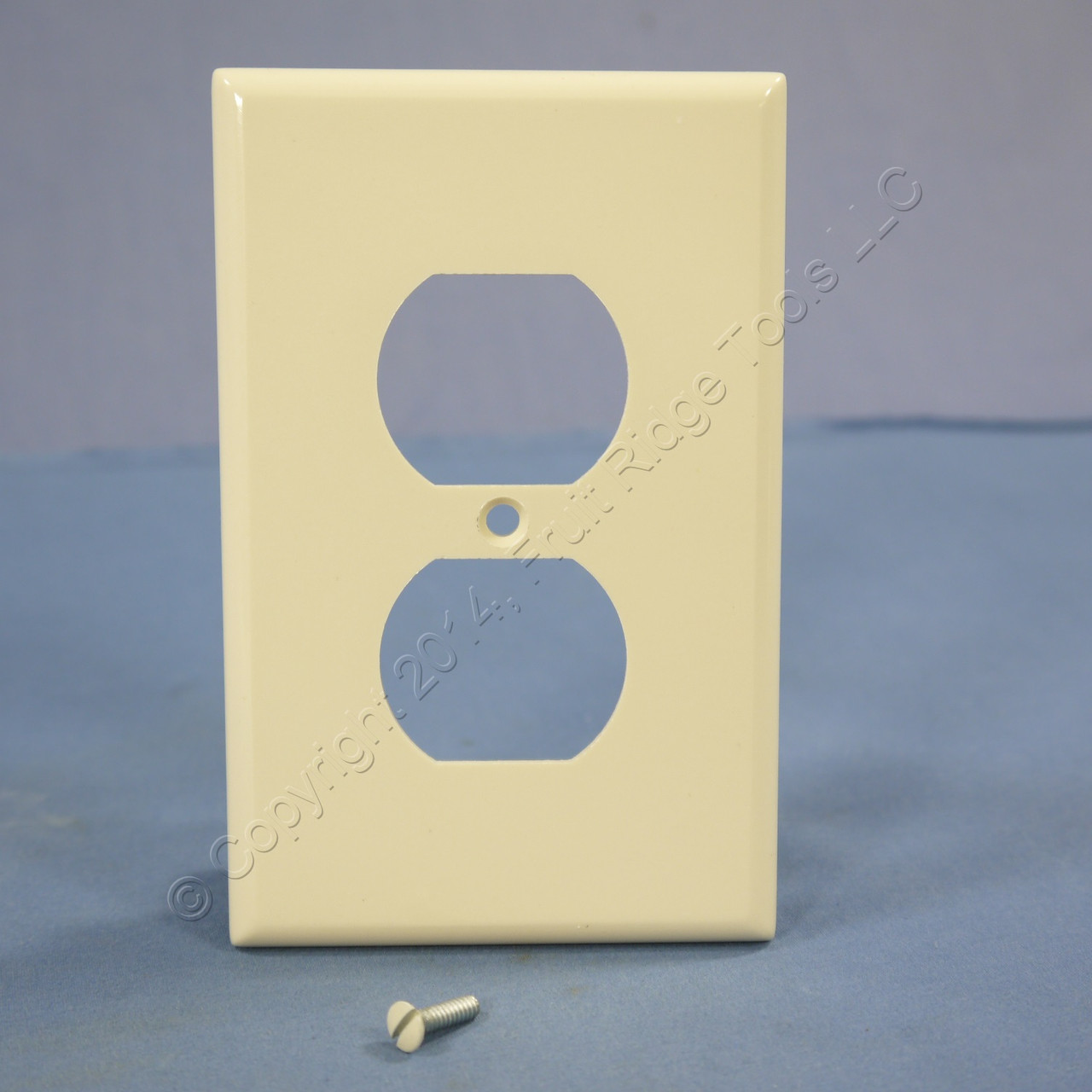 Leviton Combination Wallplate (1 Decora & 1 Toggle