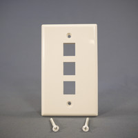 Cooper White 1-Gang Flush Mount Modular 3-Port Thermoplastic Wallplate 5530-5EW
