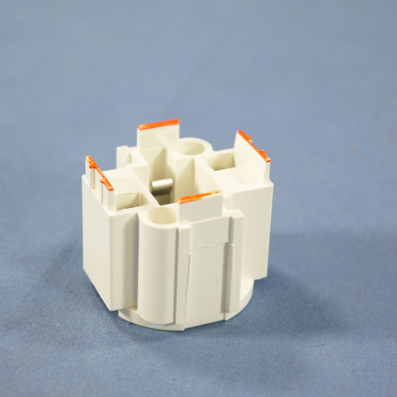 26725-201 - Leviton 26725-201 - G24d-1 Base, 10w 13w 2-pin, 10mm Compact Fluorescent Lampholder Vertical Bottom Snap In Black Color Code Quick Connect 18awg Solid Or Str Tinned White Body