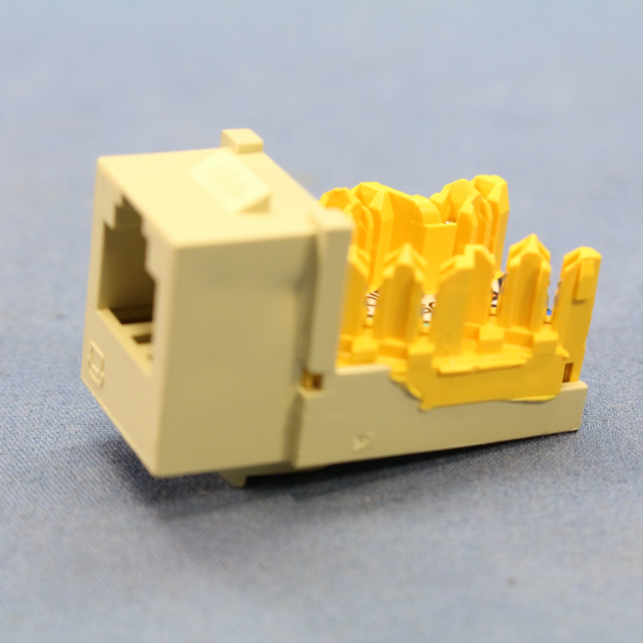 🏠 New Hubbell netSELECT Ivory SnapIn 6Wire Telephone Jack 6 Position