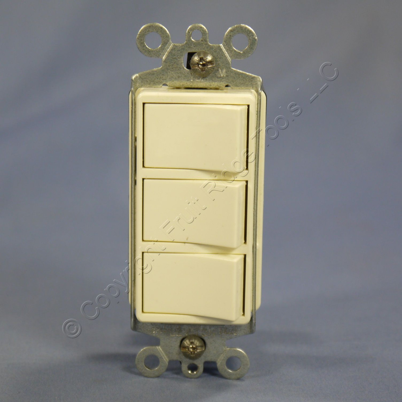 Leviton Ivory Decora Single Pole Triple Rocker Light Switch Control Bulk 1755-I