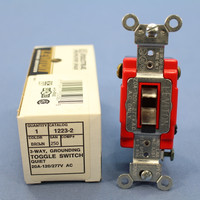 NIP Leviton Brown INDUSTRIAL Grade 3-Way Toggle Light Switch 20A 1223-2 Boxed